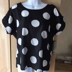Polka dot top,size L.